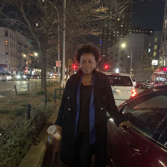 Meet your Posher, Nubia - Picture 1 of 2